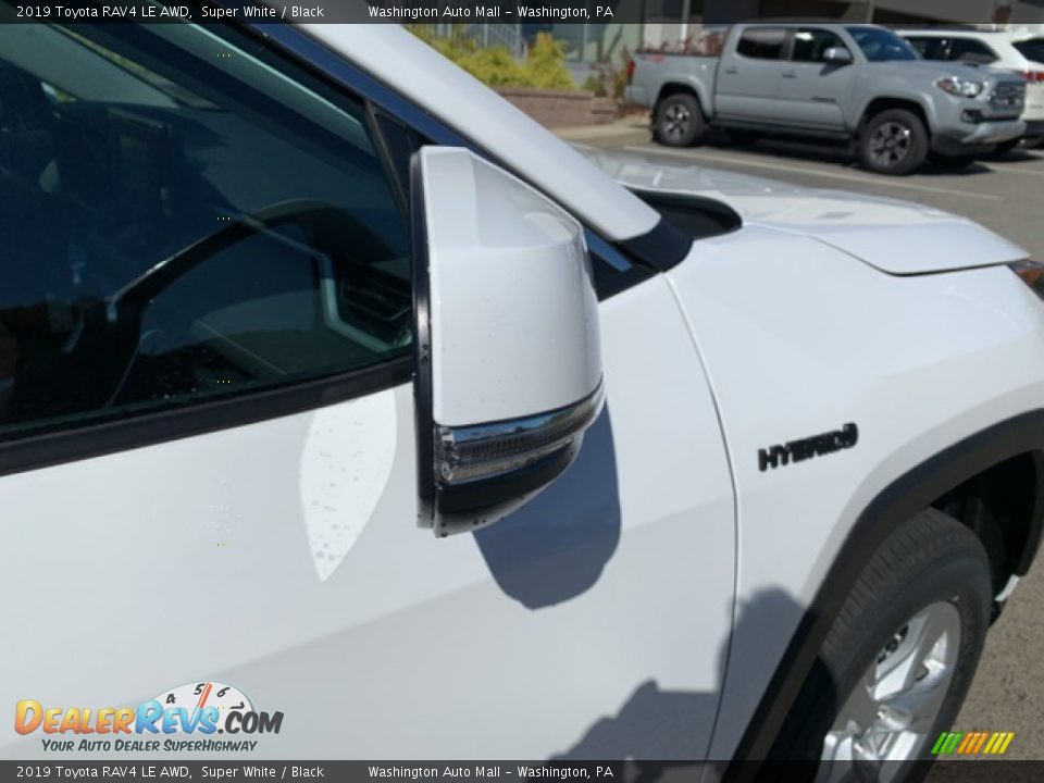 2019 Toyota RAV4 LE AWD Super White / Black Photo #19