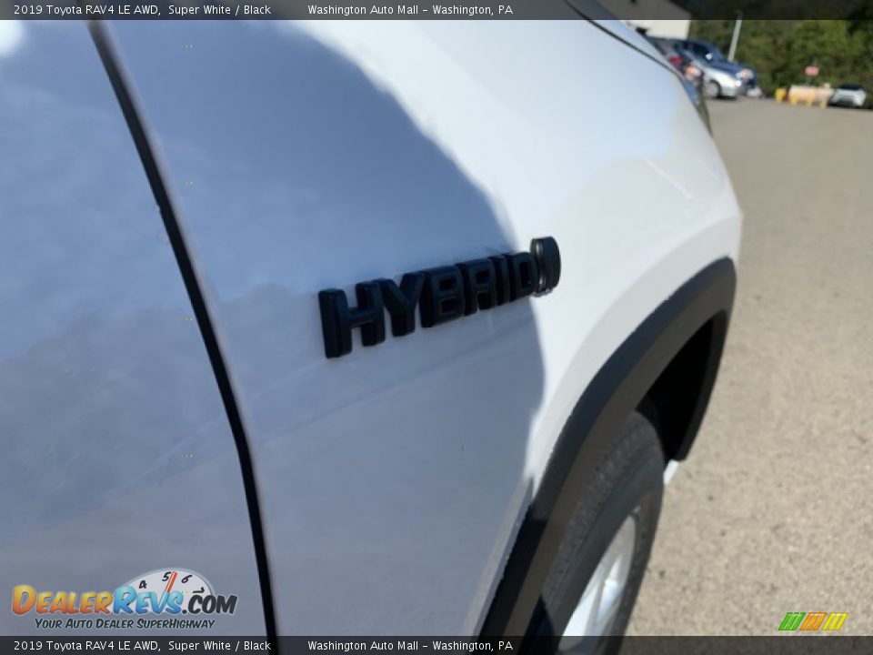 2019 Toyota RAV4 LE AWD Super White / Black Photo #20