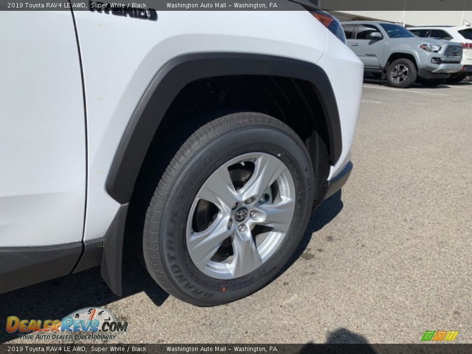 2019 Toyota RAV4 LE AWD Super White / Black Photo #21
