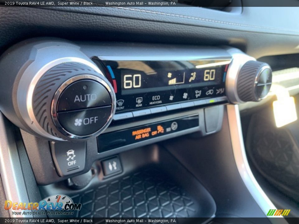 2019 Toyota RAV4 LE AWD Super White / Black Photo #25