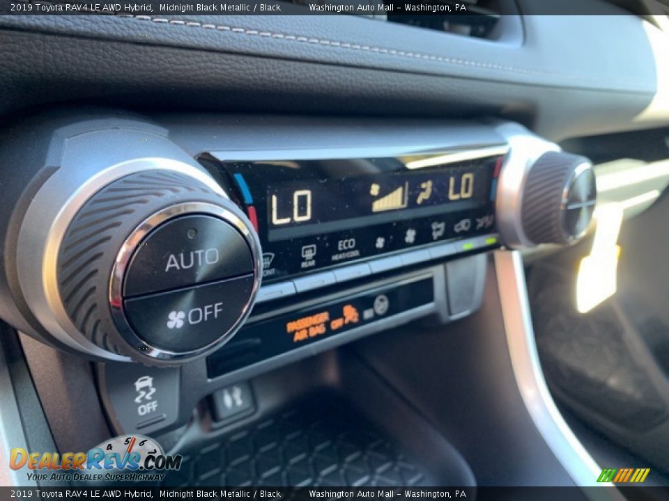 2019 Toyota RAV4 LE AWD Hybrid Midnight Black Metallic / Black Photo #25
