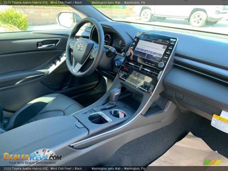 2020 Toyota Avalon Hybrid XSE Wind Chill Pearl / Black Photo #16