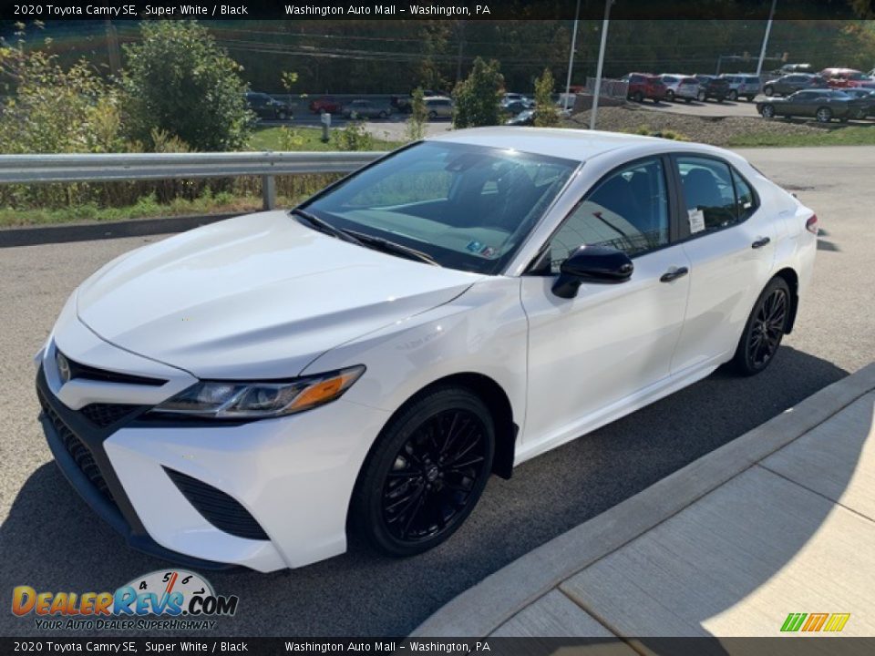 2020 Toyota Camry SE Super White / Black Photo #3