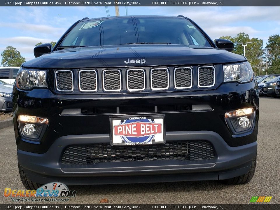2020 Jeep Compass Latitude 4x4 Diamond Black Crystal Pearl / Ski Gray/Black Photo #2