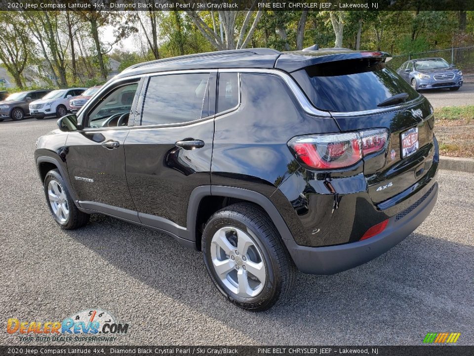 2020 Jeep Compass Latitude 4x4 Diamond Black Crystal Pearl / Ski Gray/Black Photo #4