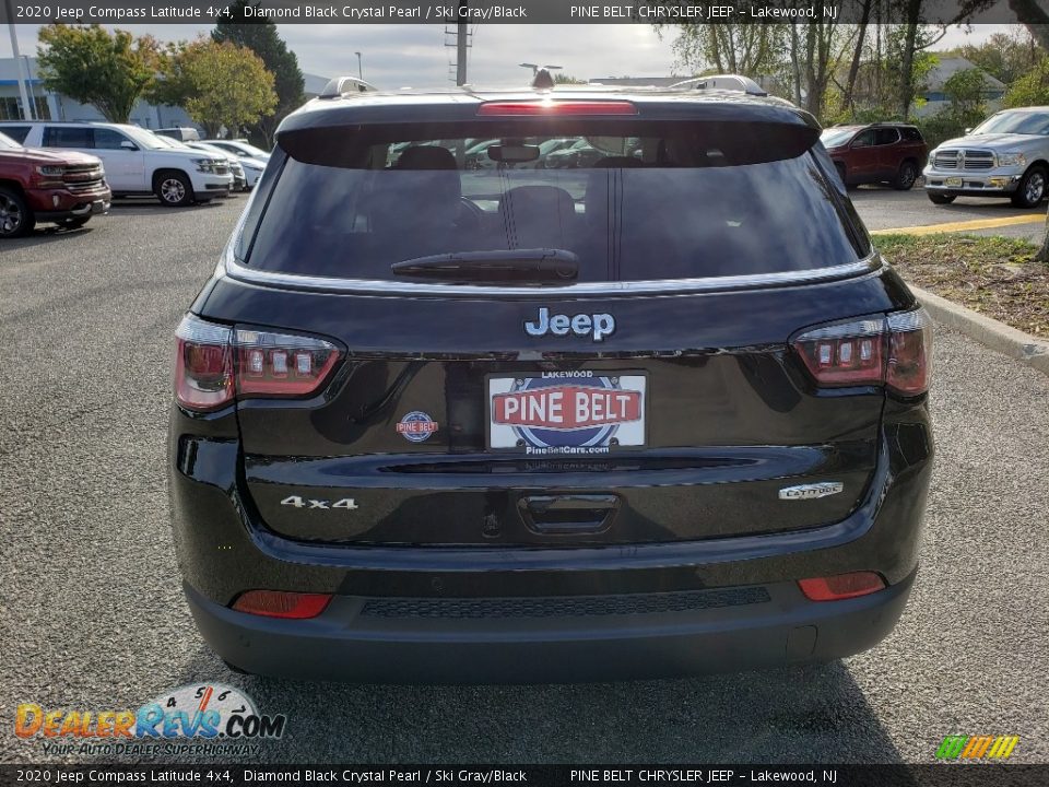 2020 Jeep Compass Latitude 4x4 Diamond Black Crystal Pearl / Ski Gray/Black Photo #5