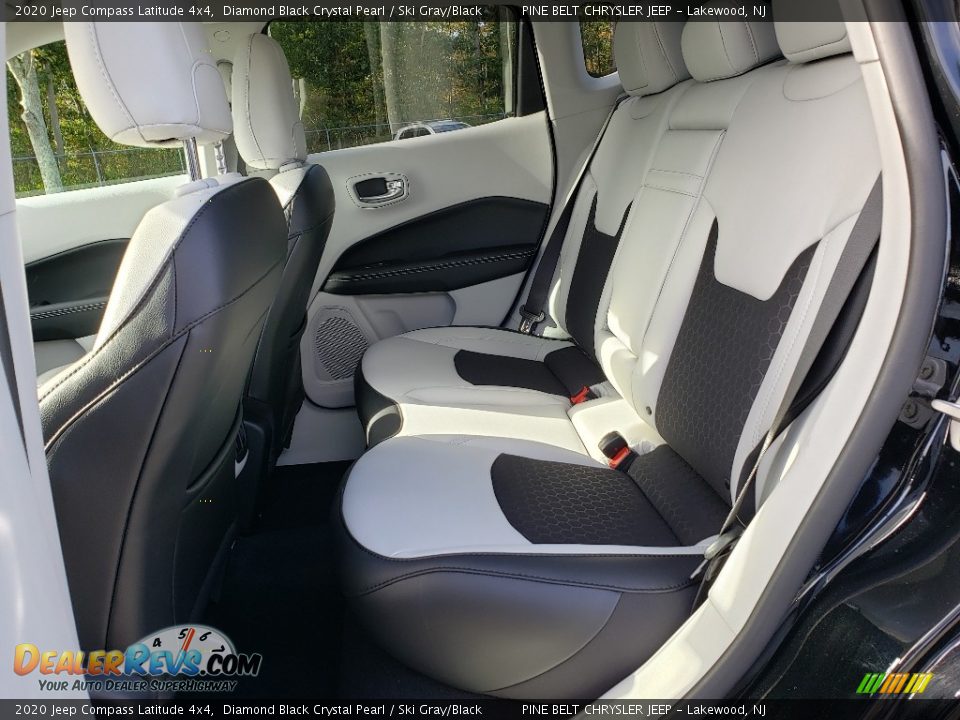 2020 Jeep Compass Latitude 4x4 Diamond Black Crystal Pearl / Ski Gray/Black Photo #6