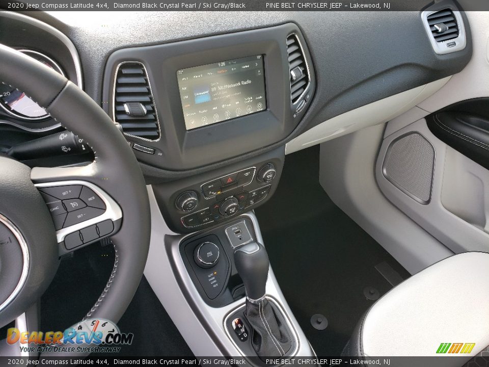 2020 Jeep Compass Latitude 4x4 Diamond Black Crystal Pearl / Ski Gray/Black Photo #10