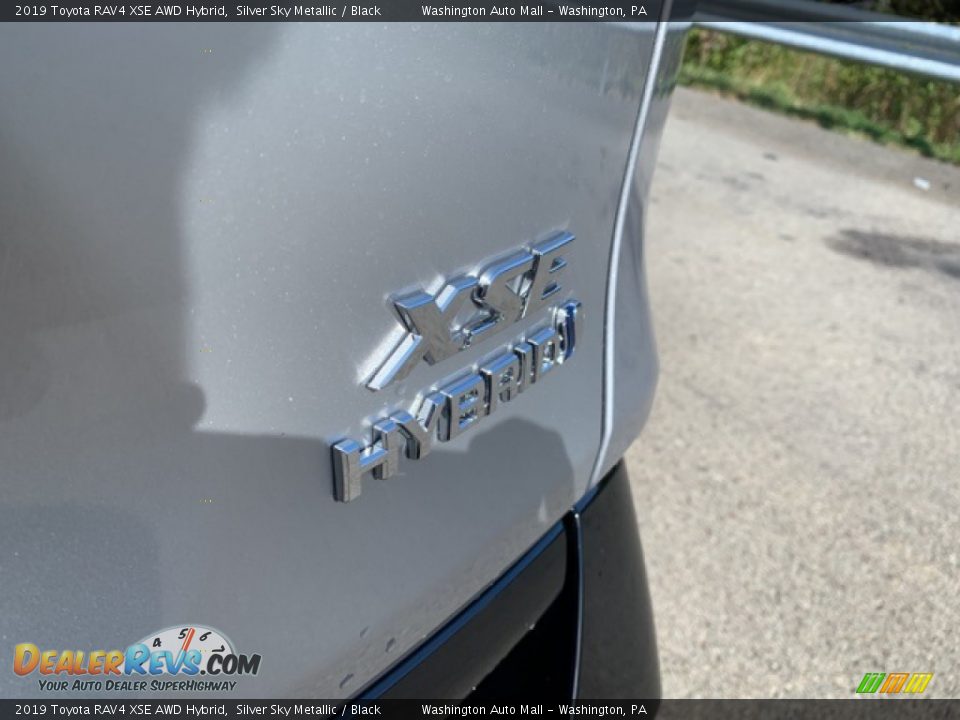 2019 Toyota RAV4 XSE AWD Hybrid Silver Sky Metallic / Black Photo #10