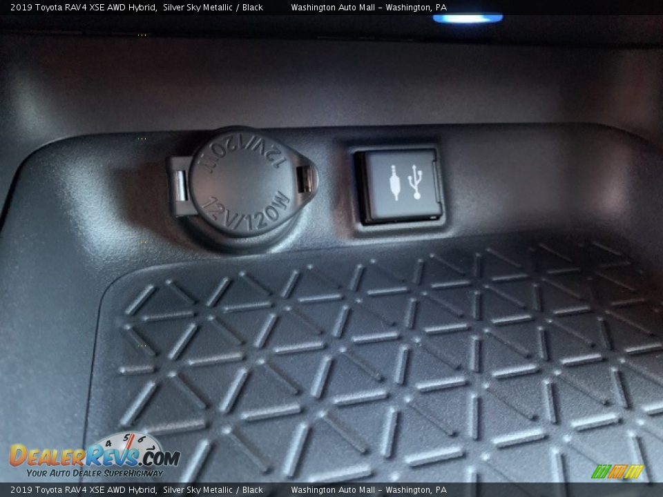 2019 Toyota RAV4 XSE AWD Hybrid Silver Sky Metallic / Black Photo #29