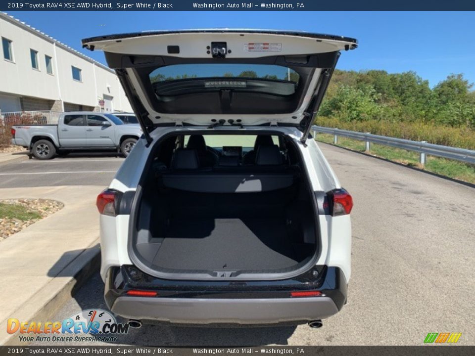 2019 Toyota RAV4 XSE AWD Hybrid Super White / Black Photo #11