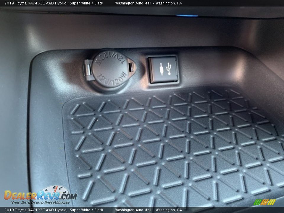 2019 Toyota RAV4 XSE AWD Hybrid Super White / Black Photo #24