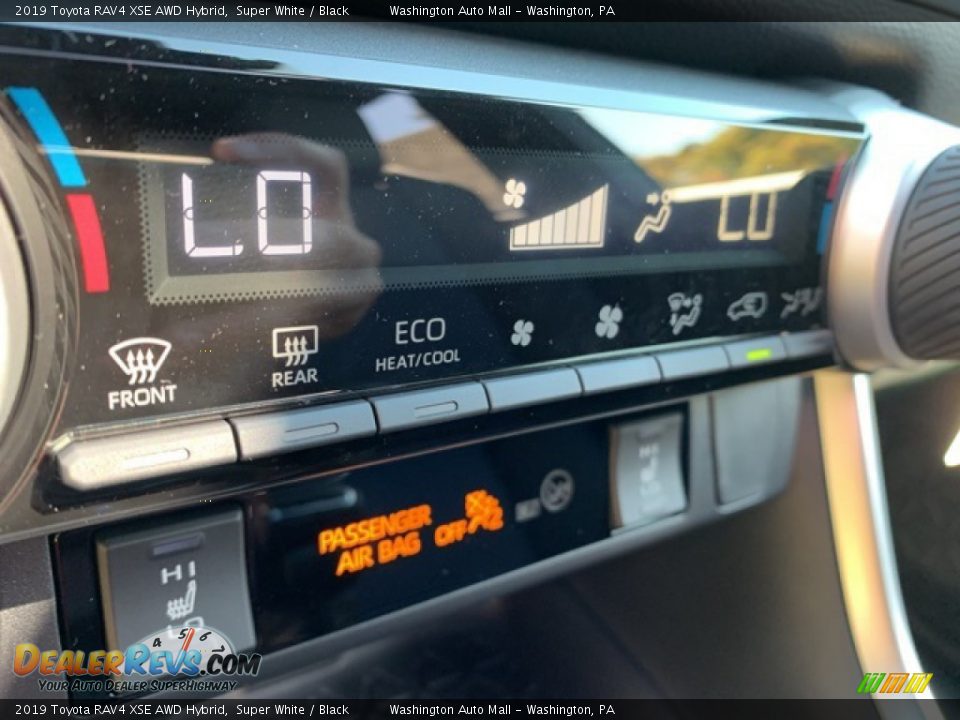 2019 Toyota RAV4 XSE AWD Hybrid Super White / Black Photo #26