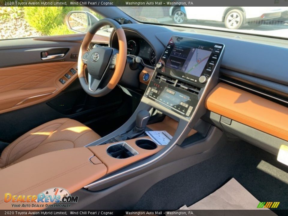 2020 Toyota Avalon Hybrid Limited Wind Chill Pearl / Cognac Photo #17