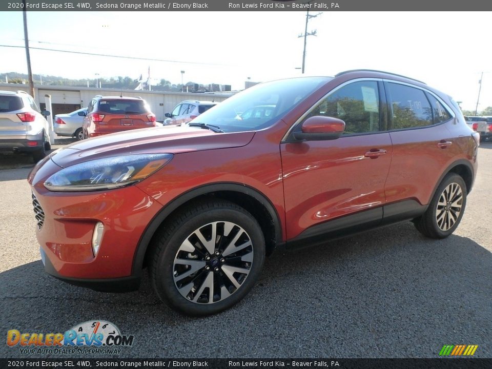 Front 3/4 View of 2020 Ford Escape SEL 4WD Photo #9