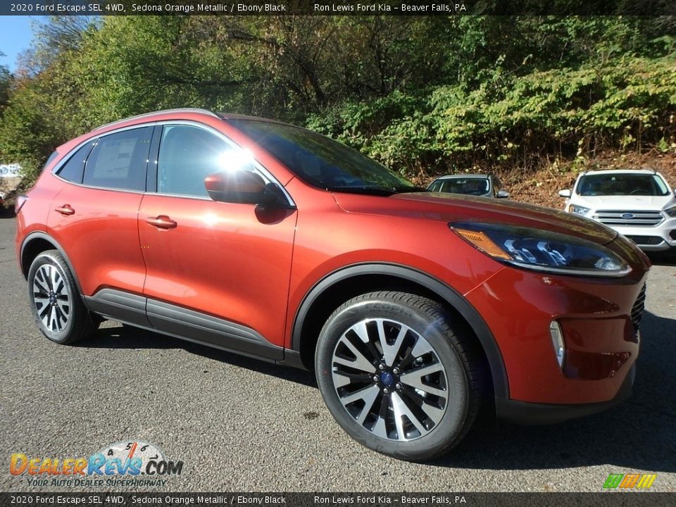Front 3/4 View of 2020 Ford Escape SEL 4WD Photo #11