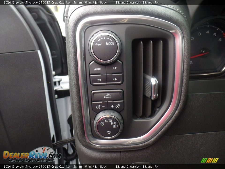 Controls of 2020 Chevrolet Silverado 1500 LT Crew Cab 4x4 Photo #23