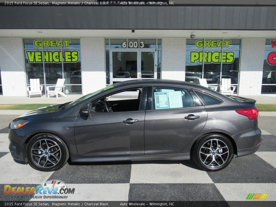 2015 Ford Focus SE Sedan Magnetic Metallic / Charcoal Black Photo #1