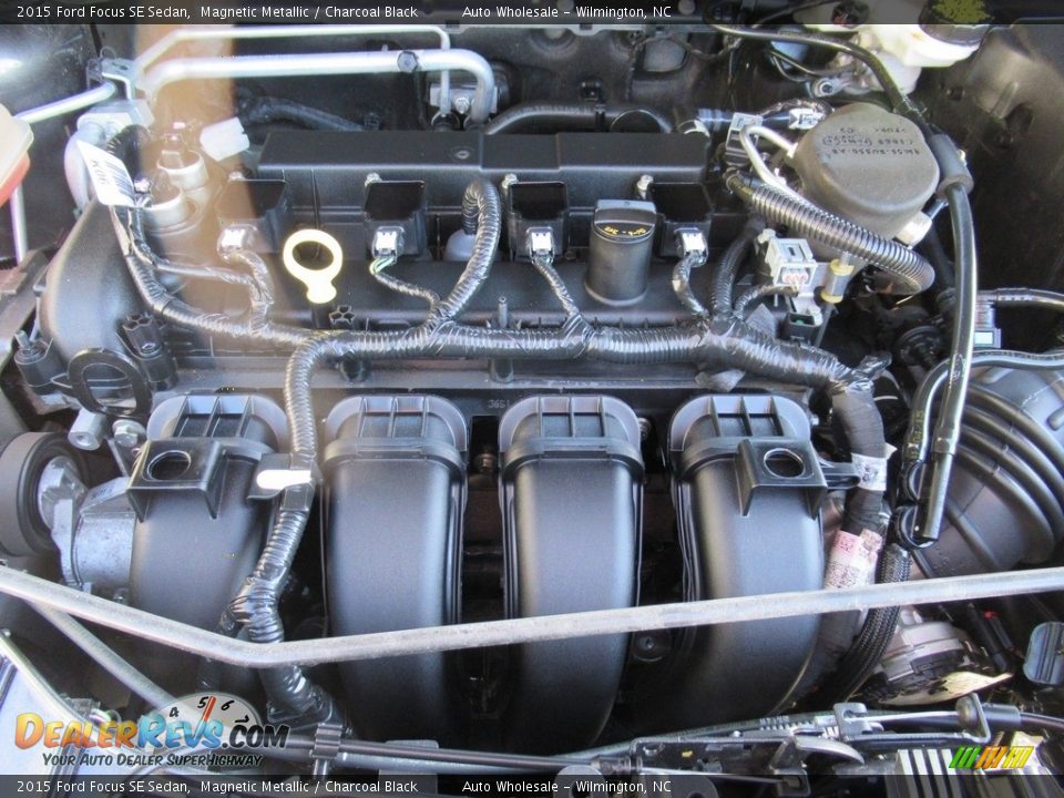 2015 Ford Focus SE Sedan Magnetic Metallic / Charcoal Black Photo #6