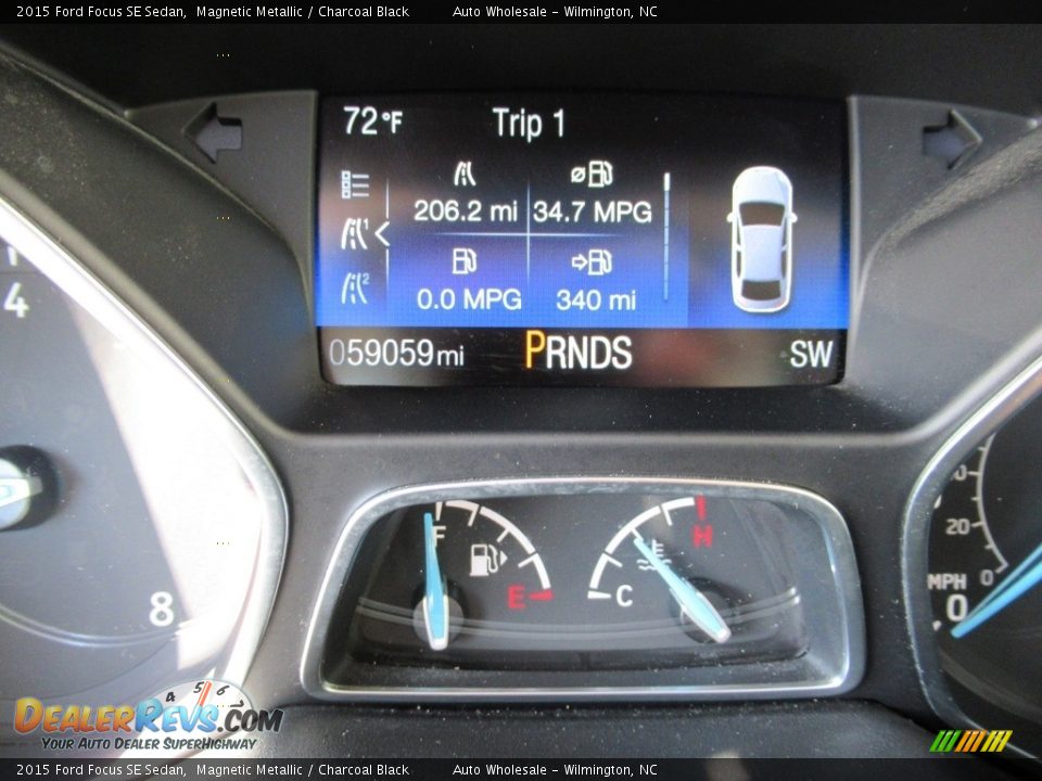 2015 Ford Focus SE Sedan Magnetic Metallic / Charcoal Black Photo #16