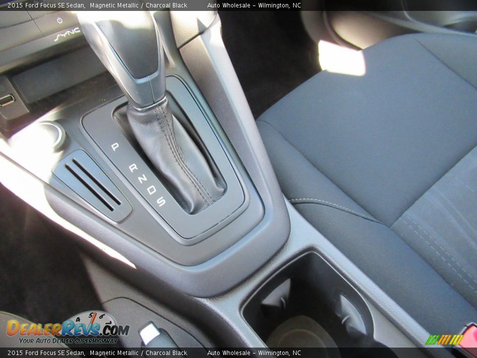 2015 Ford Focus SE Sedan Magnetic Metallic / Charcoal Black Photo #20