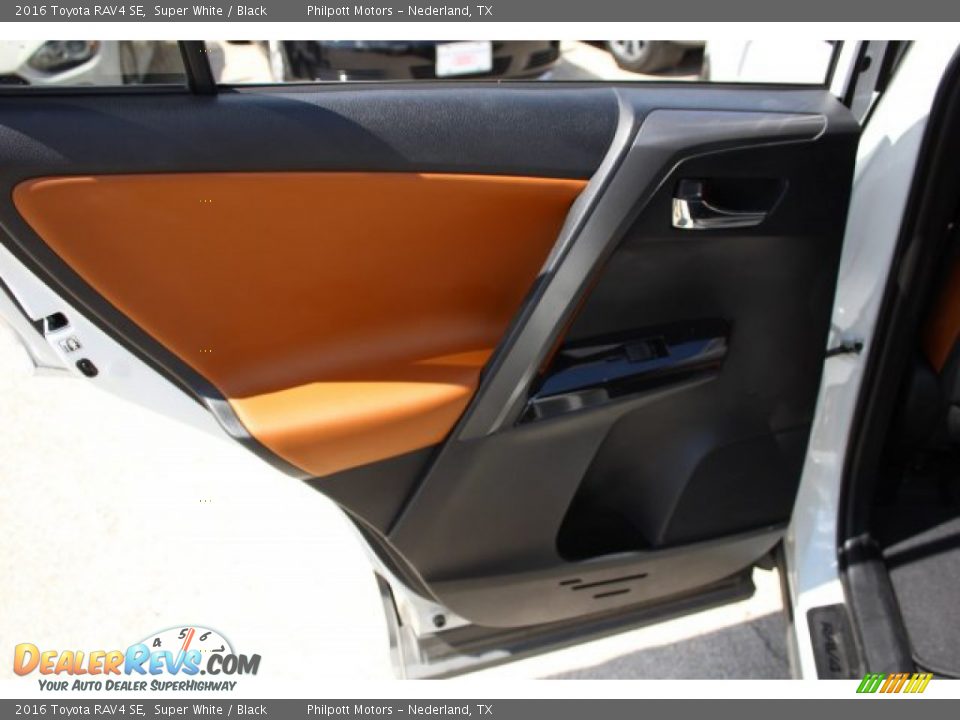 2016 Toyota RAV4 SE Super White / Black Photo #29