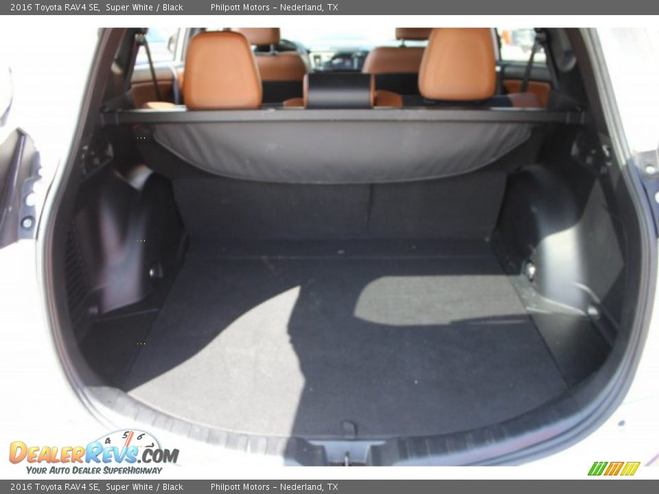 2016 Toyota RAV4 SE Super White / Black Photo #33