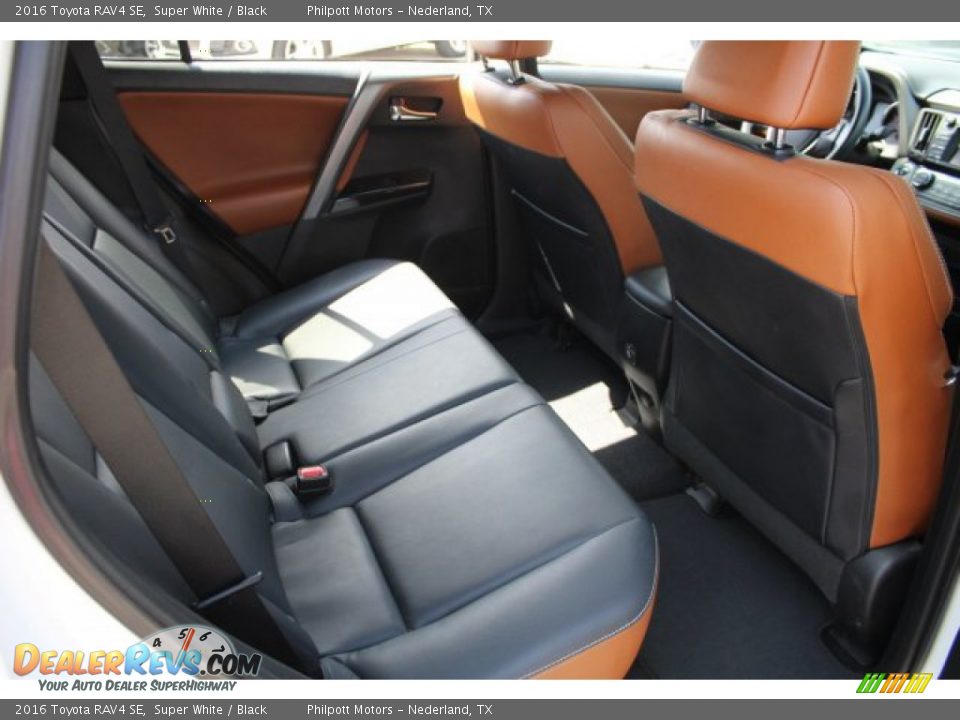 2016 Toyota RAV4 SE Super White / Black Photo #35