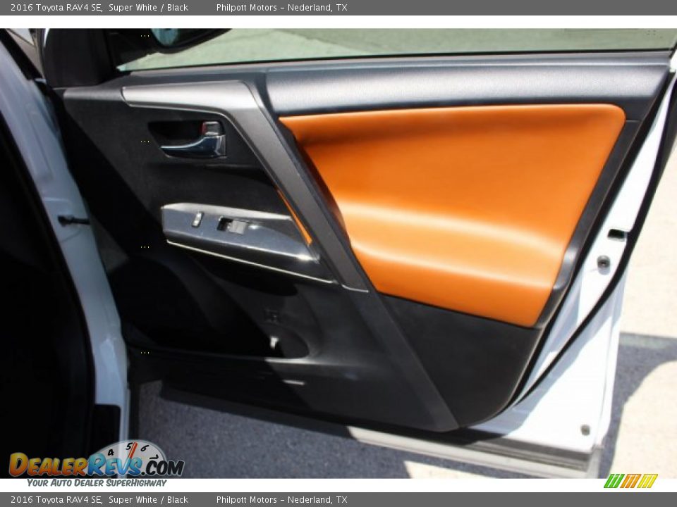 2016 Toyota RAV4 SE Super White / Black Photo #36