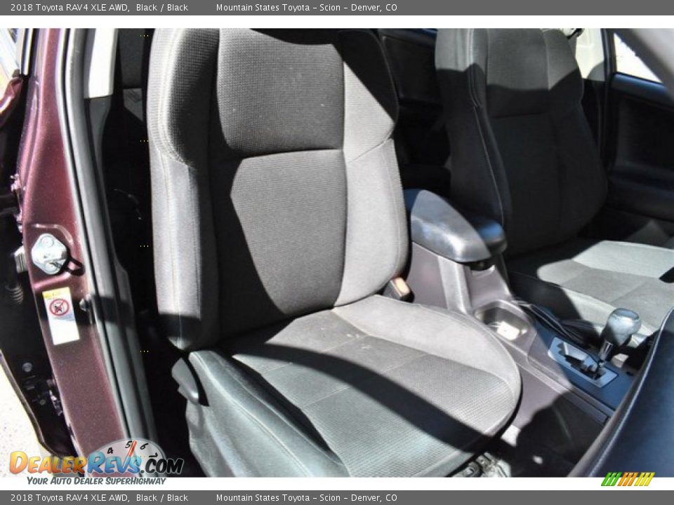 2018 Toyota RAV4 XLE AWD Black / Black Photo #19
