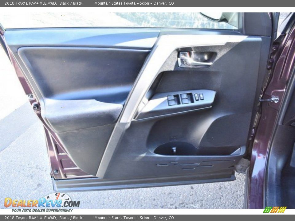 2018 Toyota RAV4 XLE AWD Black / Black Photo #25