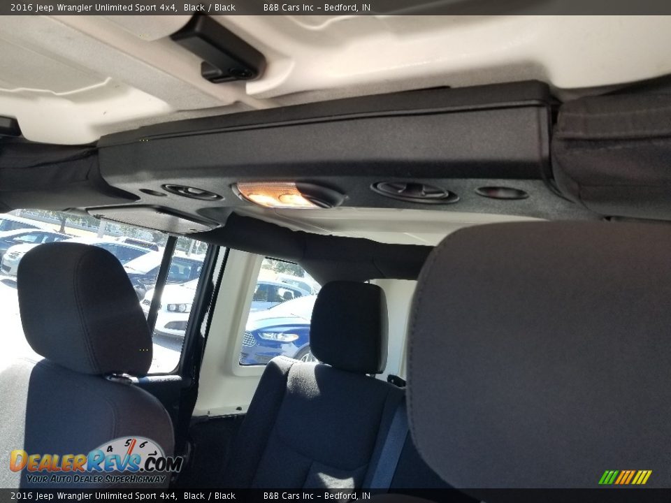 2016 Jeep Wrangler Unlimited Sport 4x4 Black / Black Photo #12