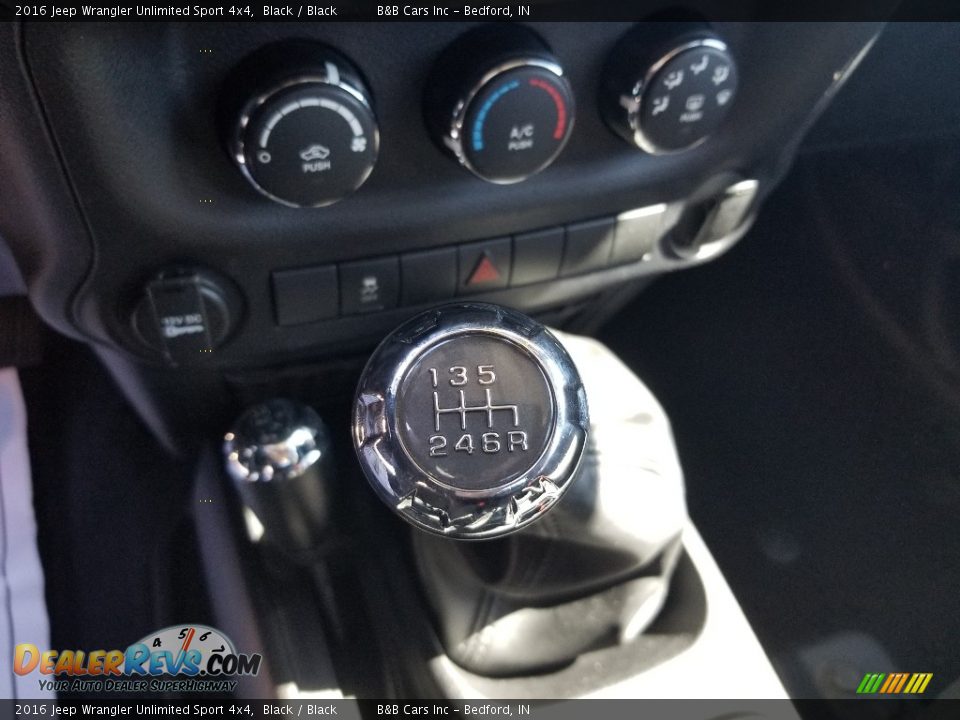 2016 Jeep Wrangler Unlimited Sport 4x4 Black / Black Photo #15