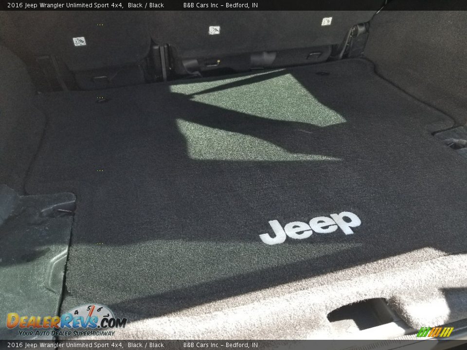 2016 Jeep Wrangler Unlimited Sport 4x4 Black / Black Photo #20