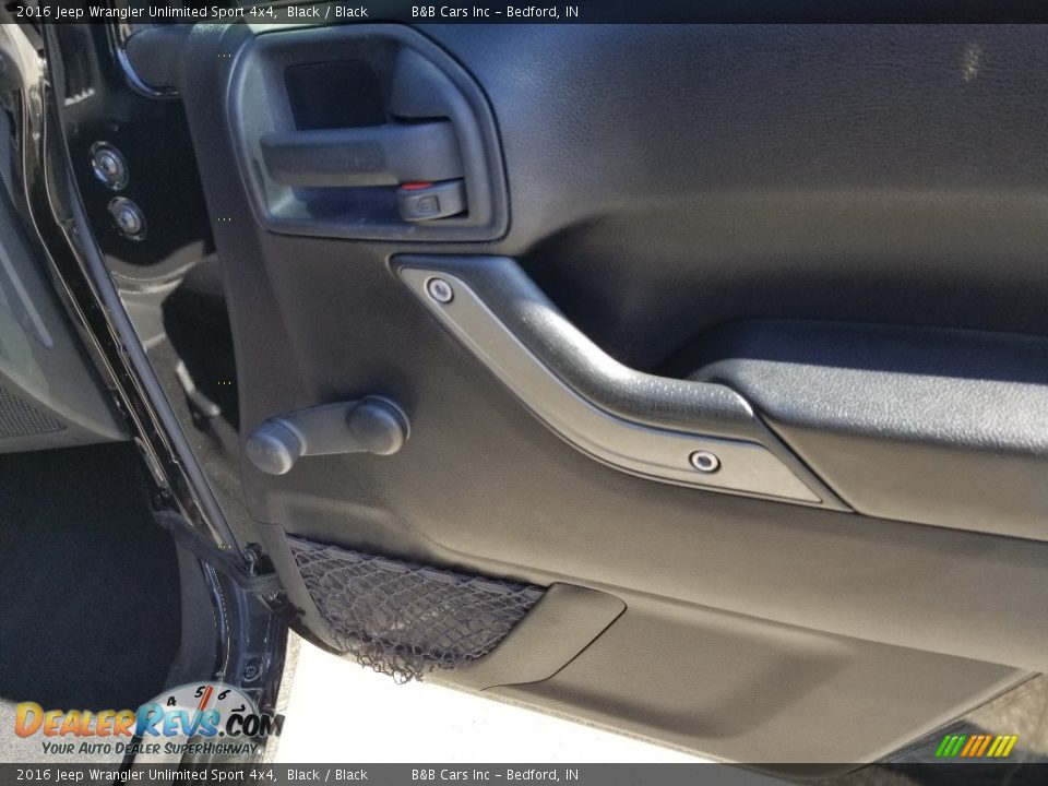 2016 Jeep Wrangler Unlimited Sport 4x4 Black / Black Photo #23
