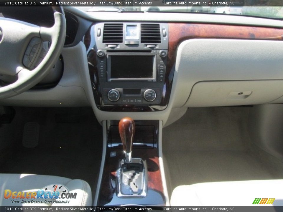 2011 Cadillac DTS Premium Radiant Silver Metallic / Titanium/Dark Titanium Accents Photo #15