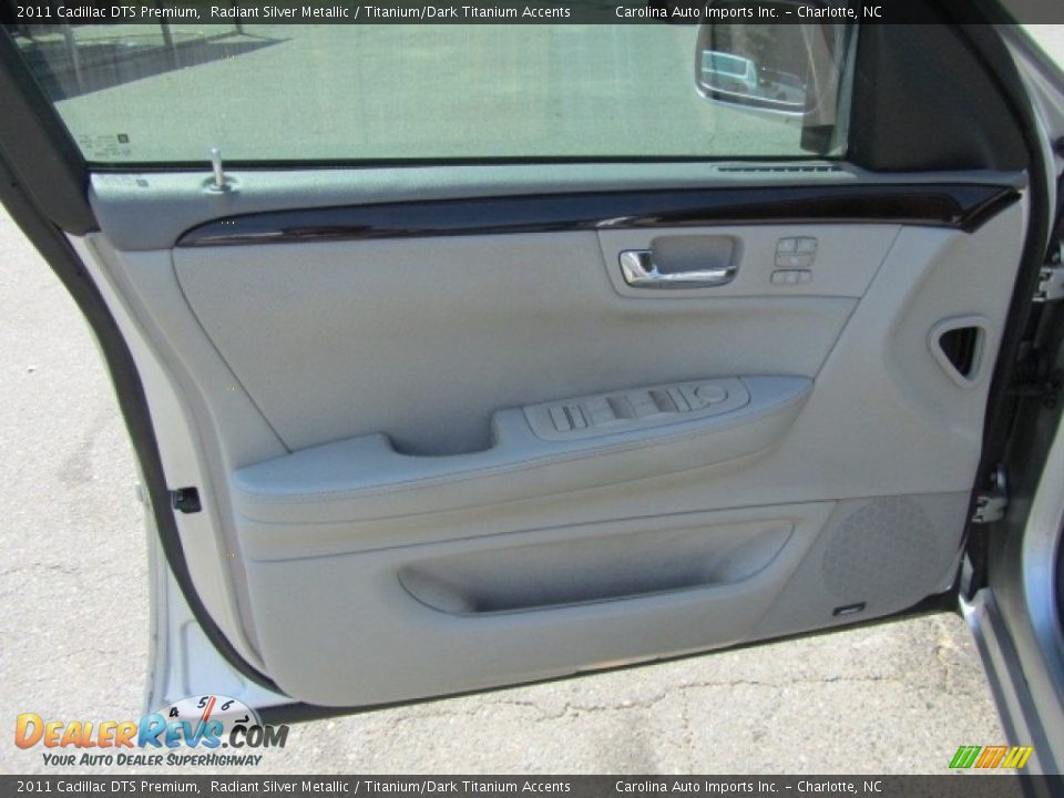 2011 Cadillac DTS Premium Radiant Silver Metallic / Titanium/Dark Titanium Accents Photo #18