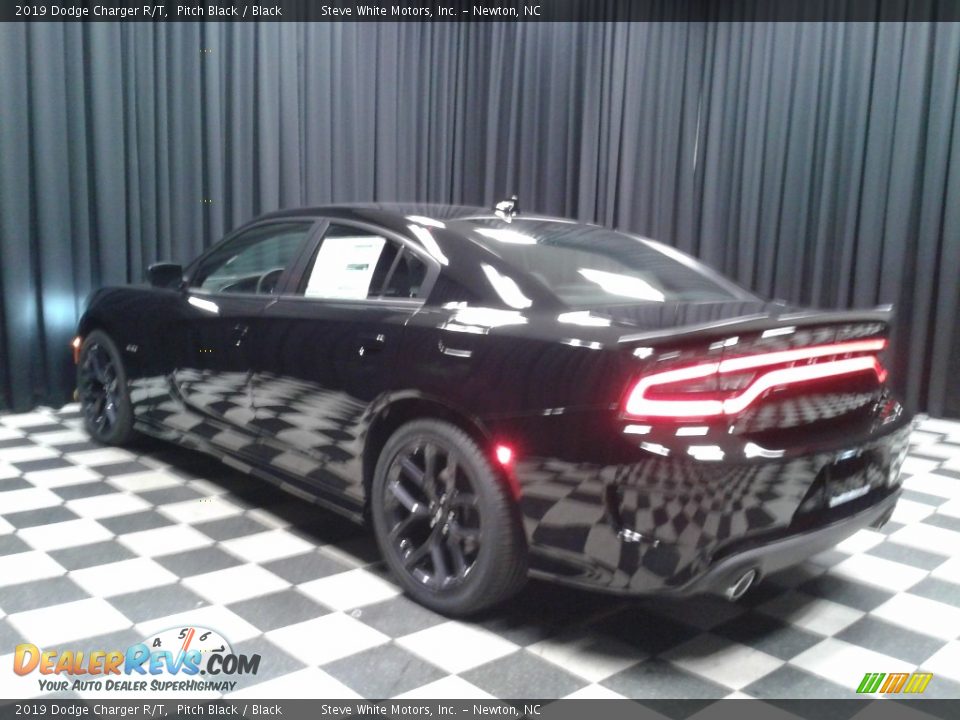 2019 Dodge Charger R/T Pitch Black / Black Photo #8
