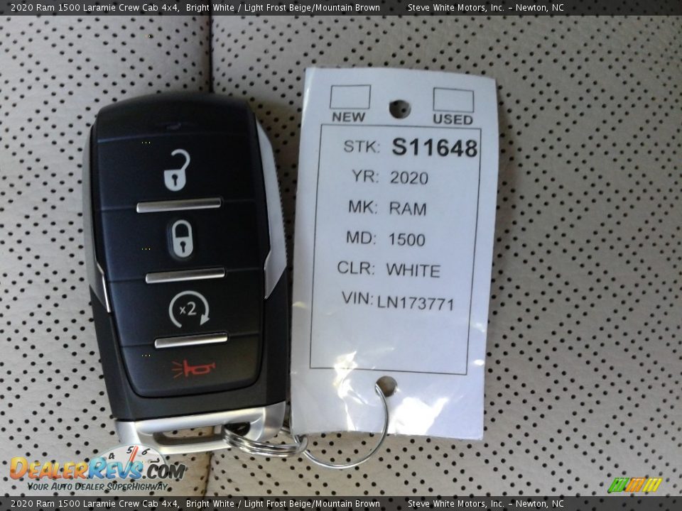 2020 Ram 1500 Laramie Crew Cab 4x4 Bright White / Light Frost Beige/Mountain Brown Photo #31
