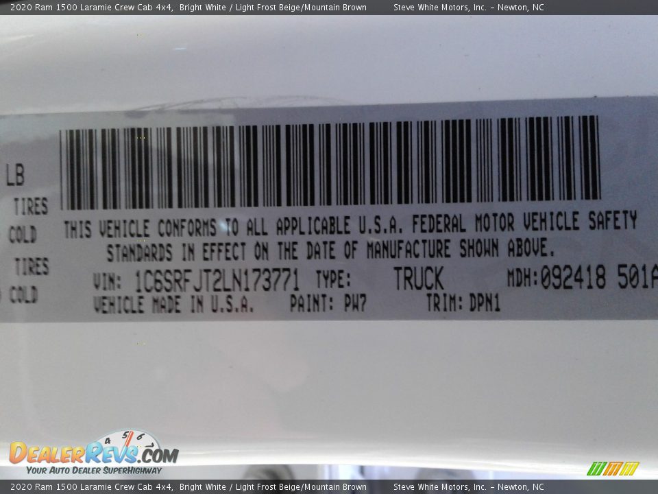 2020 Ram 1500 Laramie Crew Cab 4x4 Bright White / Light Frost Beige/Mountain Brown Photo #33
