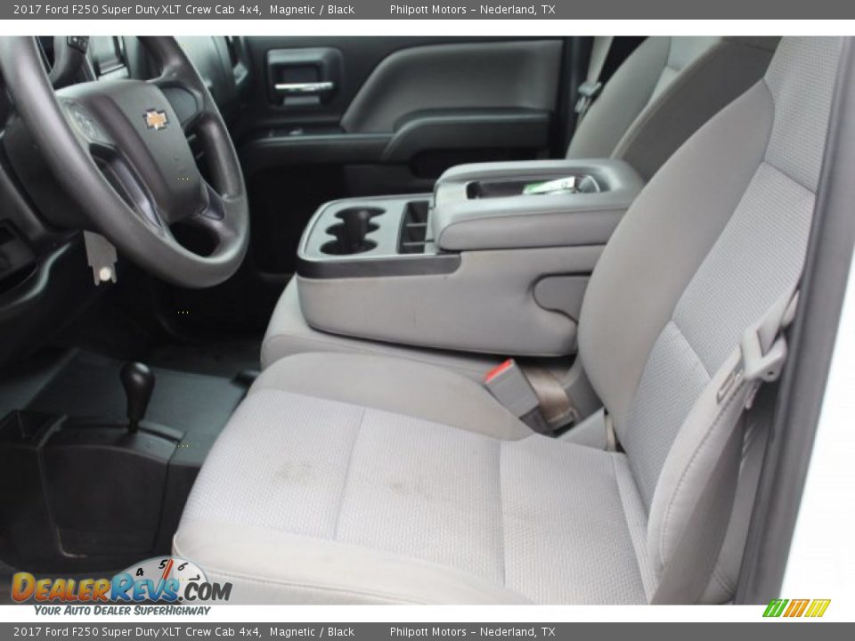 2017 Ford F250 Super Duty XLT Crew Cab 4x4 Magnetic / Black Photo #11