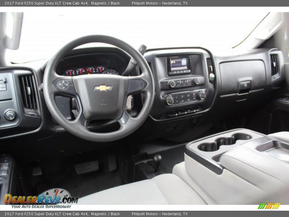 2017 Ford F250 Super Duty XLT Crew Cab 4x4 Magnetic / Black Photo #17