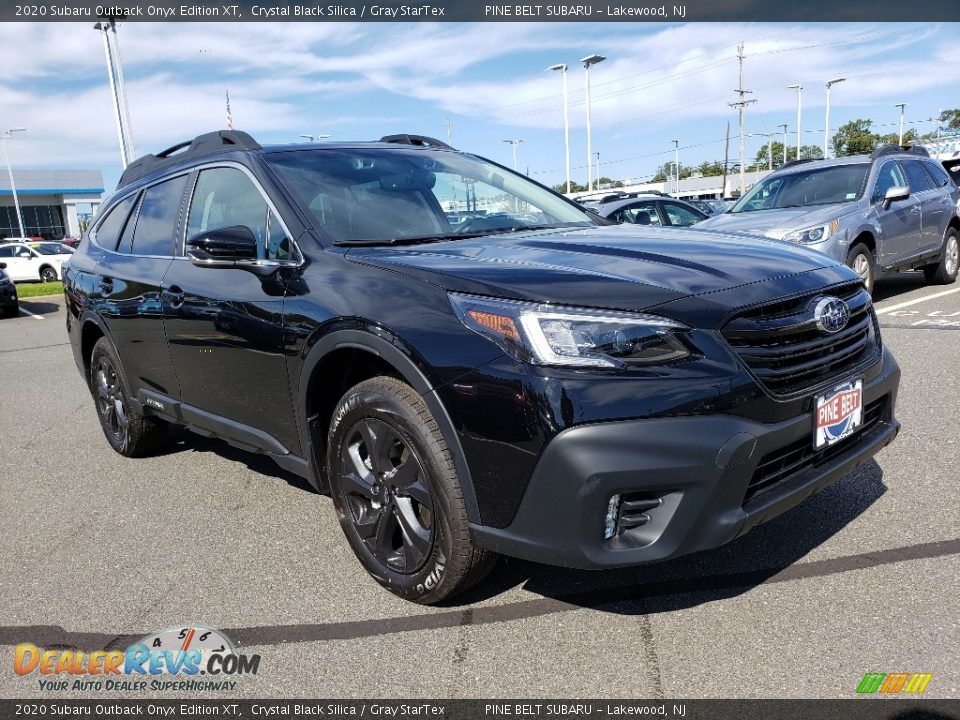 Front 3/4 View of 2020 Subaru Outback Onyx Edition XT Photo #1