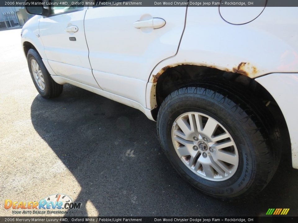 2006 Mercury Mariner Luxury 4WD Oxford White / Pebble/Light Parchment Photo #8