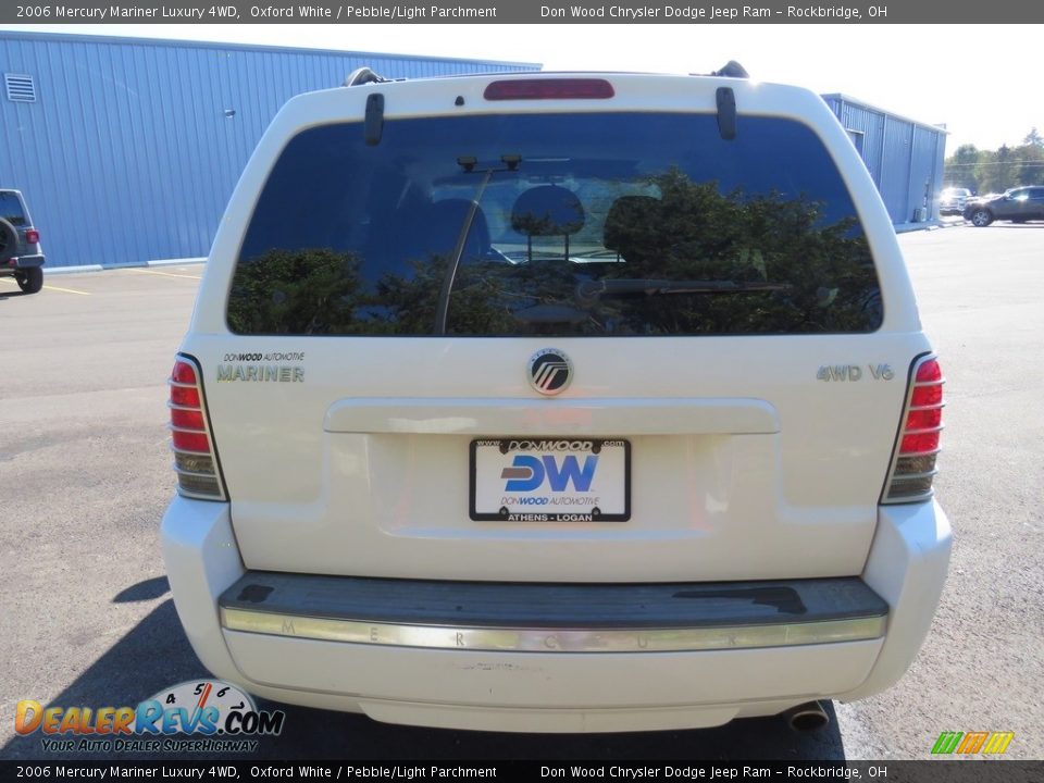 2006 Mercury Mariner Luxury 4WD Oxford White / Pebble/Light Parchment Photo #10