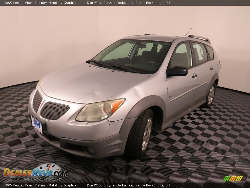 2005 Pontiac Vibe Platinum Metallic / Graphite Photo #6