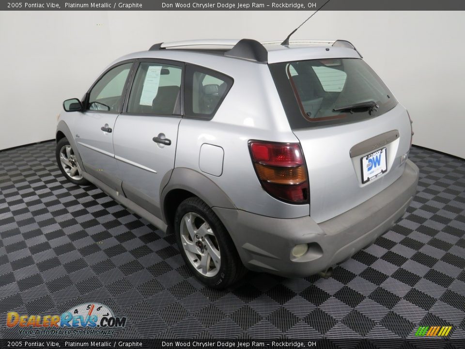 2005 Pontiac Vibe Platinum Metallic / Graphite Photo #9