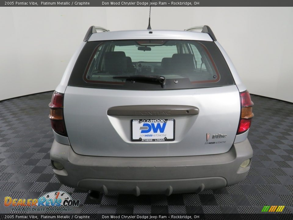 2005 Pontiac Vibe Platinum Metallic / Graphite Photo #10