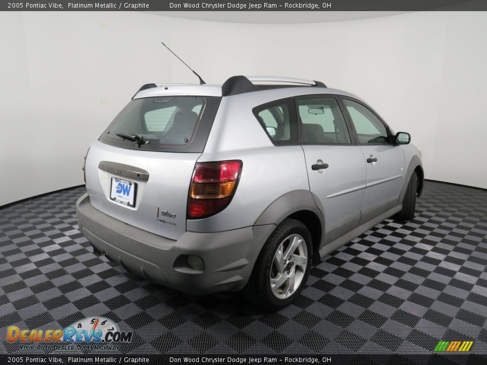 2005 Pontiac Vibe Platinum Metallic / Graphite Photo #13