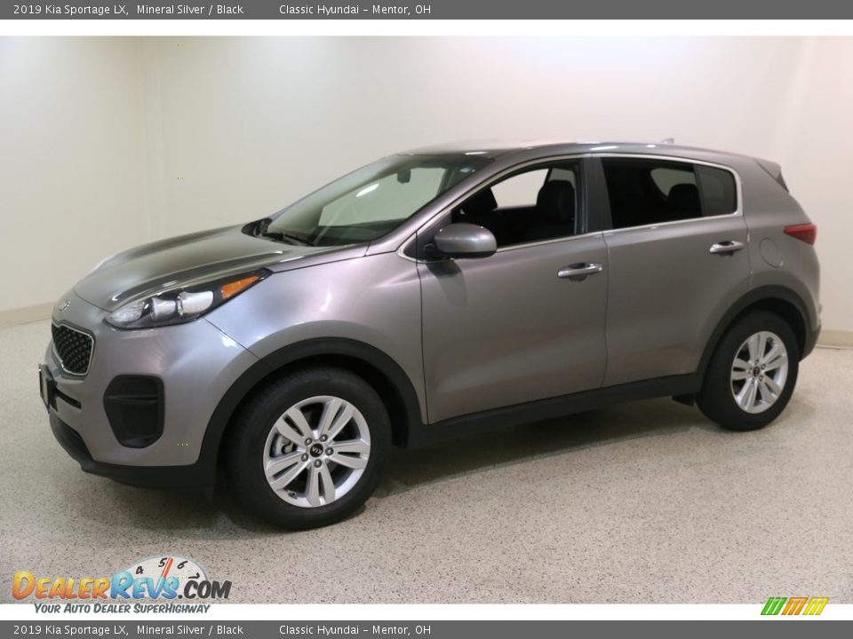 Mineral Silver 2019 Kia Sportage LX Photo #3